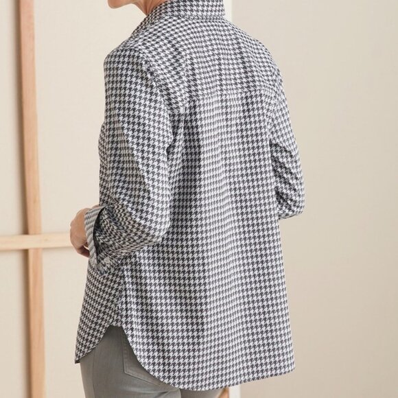 NWT Chico's No-Iron Stretch Houndstooth Shirt - Picture 3 of 4
